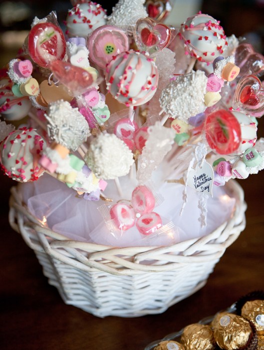 A Candy Centerpiece 2958