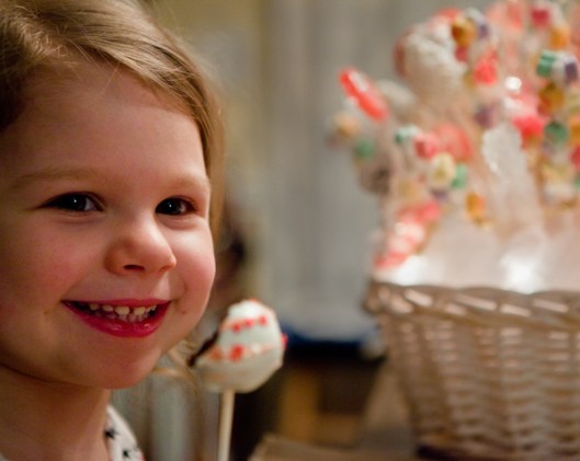 F Candy Centerpiece 1781