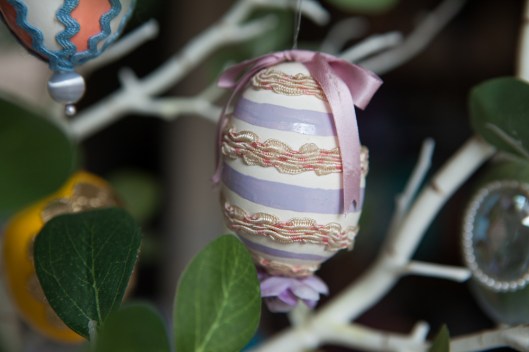 10 1968 Spiral Trim Egg