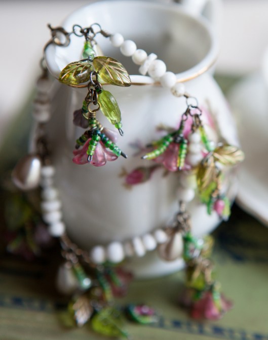 I love how loose and draping the leaves are on this bracelet.