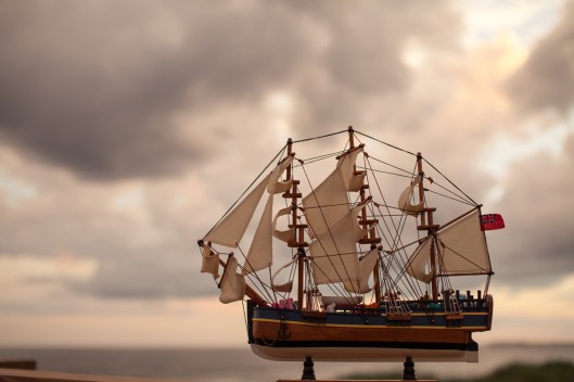 The Little Plastic Bears long for the sea in the Endeavor