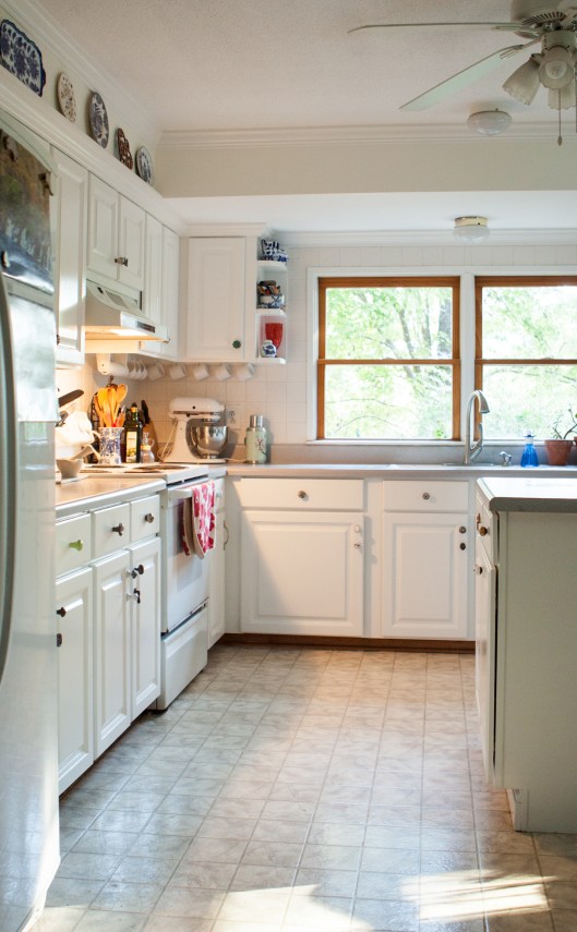 Kitchen AFTER the remodel. Oh how gloriously bright!