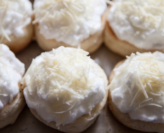 7 Meringue Breakfast Buns