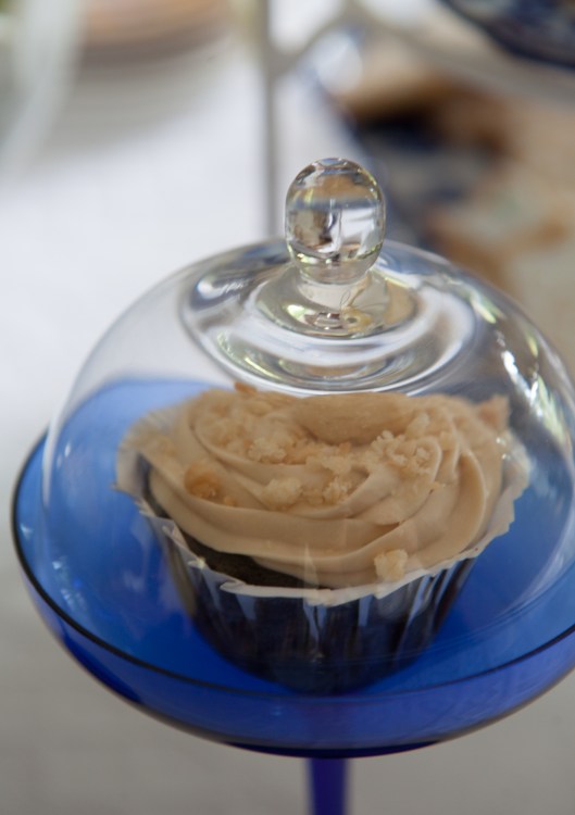 17 Chocolate Cupcakes with Caramel Macadamia Frosting