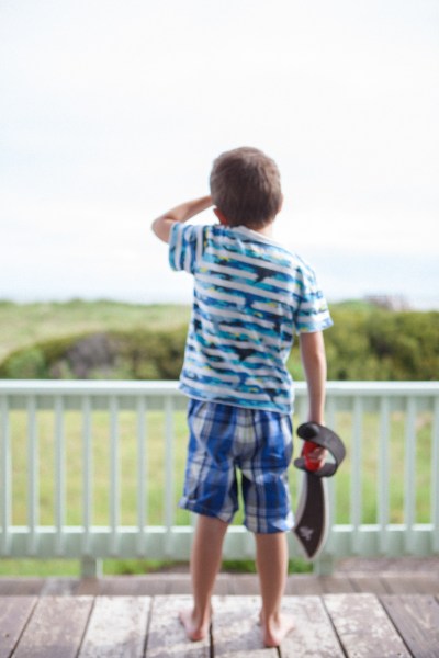 Don't let go of the sword.