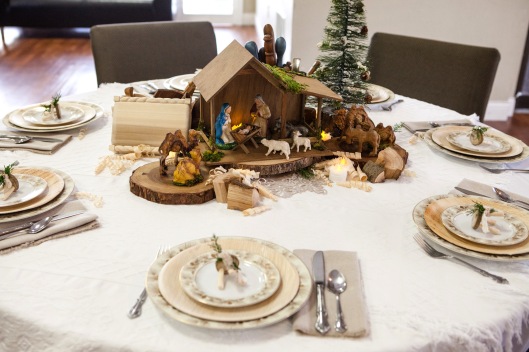 1-christmas-wood-tablescape-front