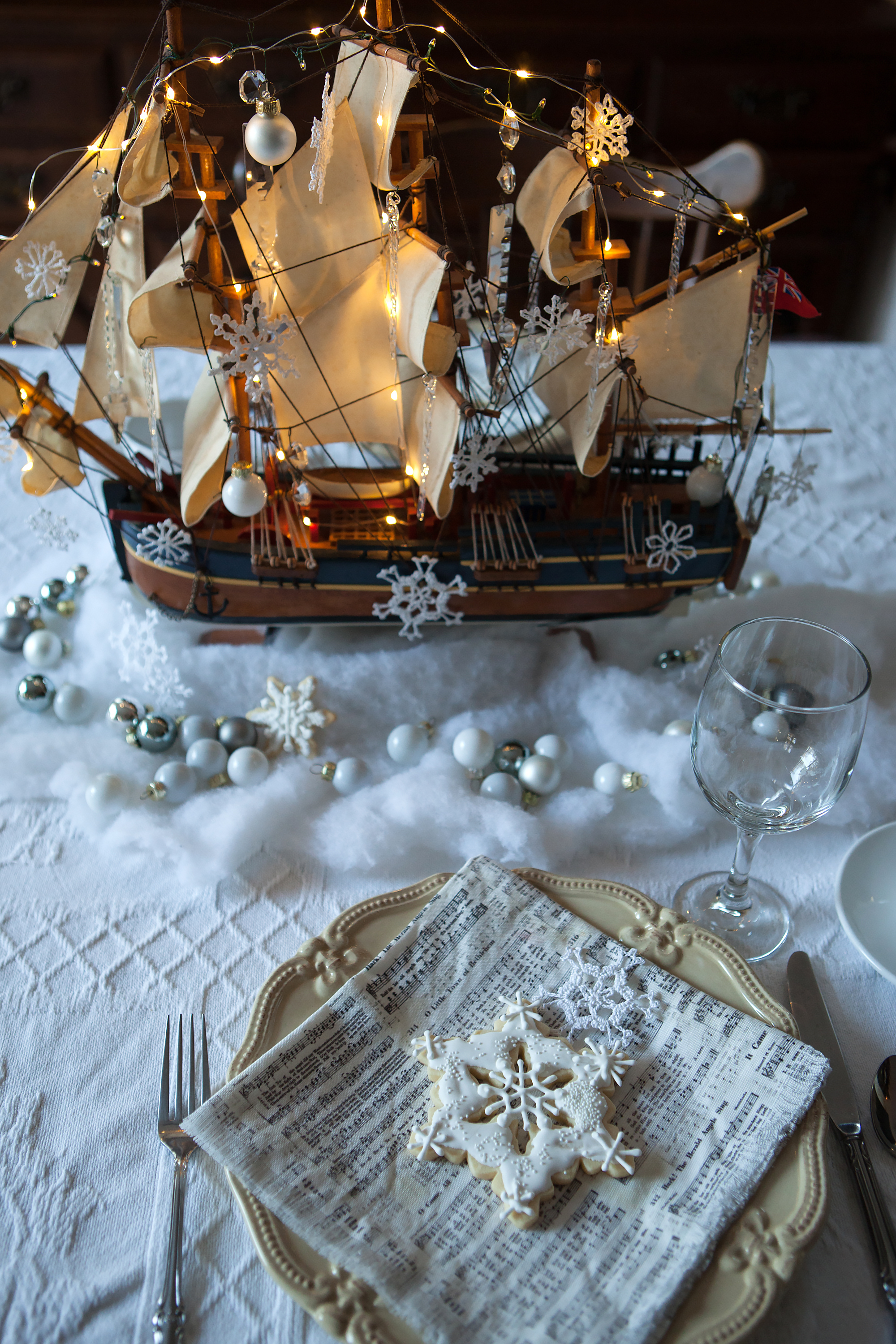 9 Christmas at Sea tablescape-0480